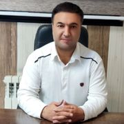 روانشناس با لباس سفید حسین طیب نیا